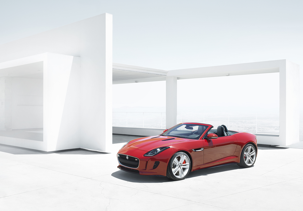 F-Type 2012 Front_01