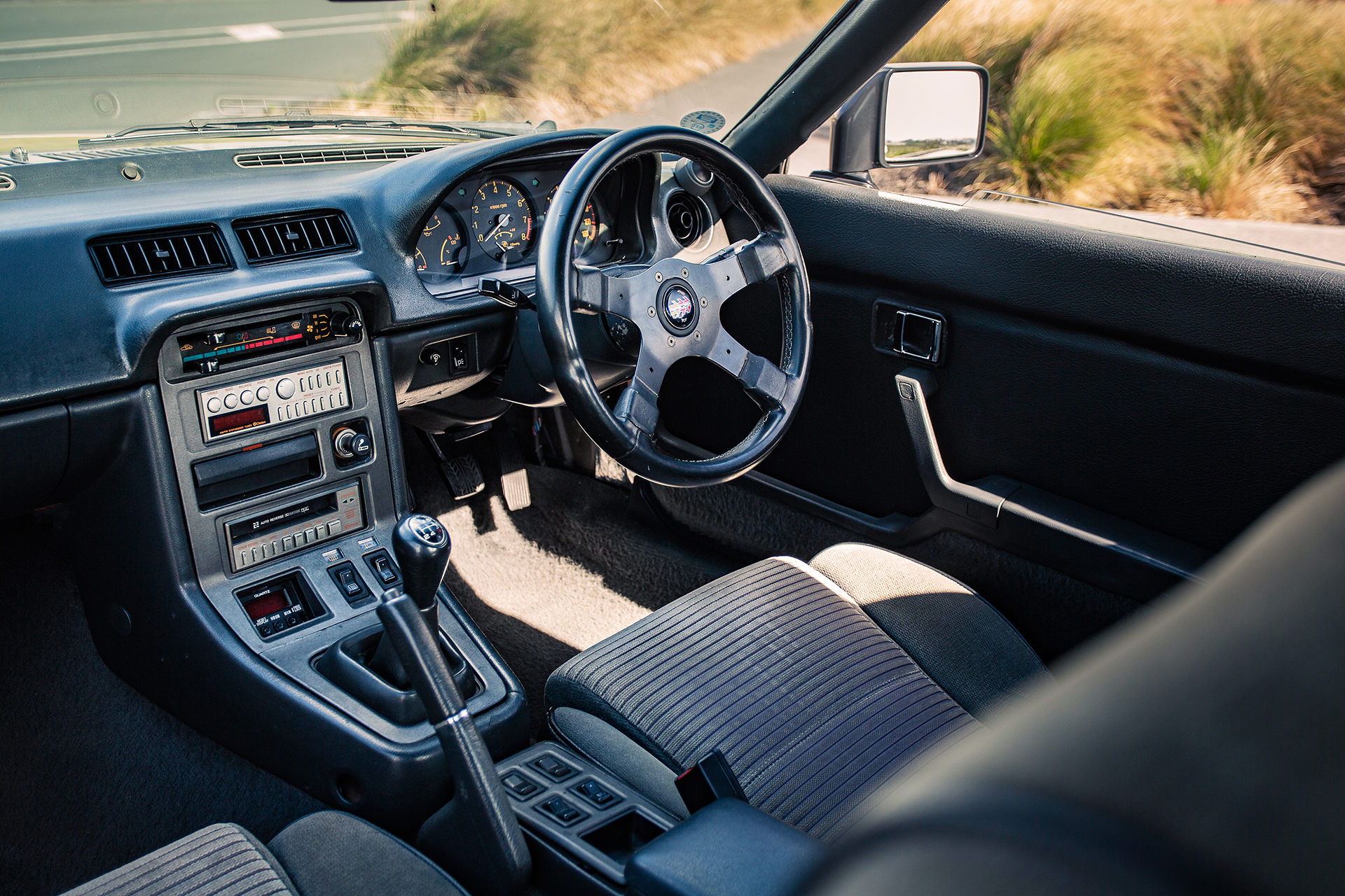 1984-Mazda-RX7-Turbo-interior_www