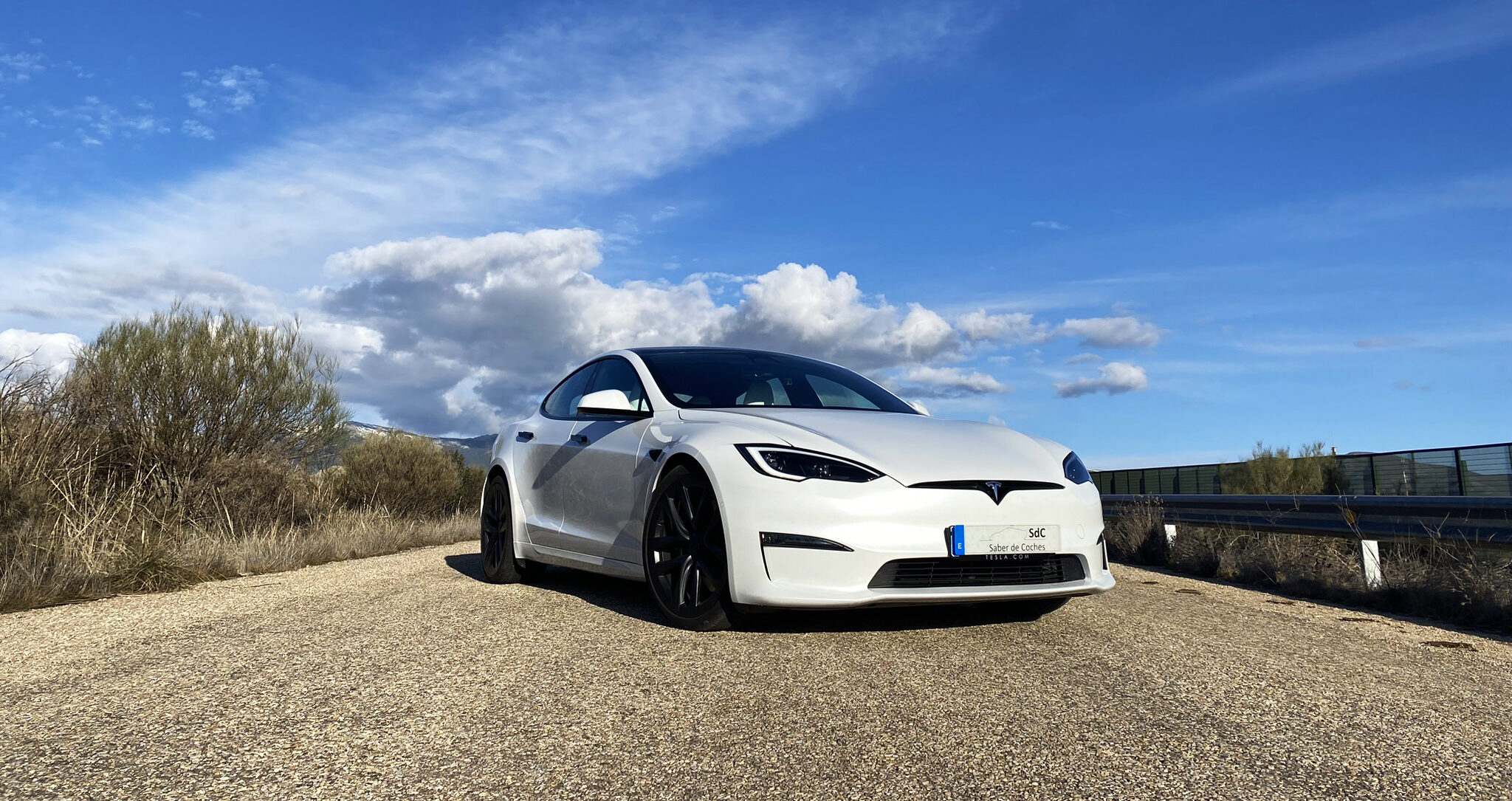 PRUEBA: Tesla Model S Plaid (2023). ¡SALVAJE!